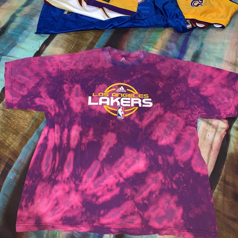 LALakers Acid Washed shirt in a size adult large